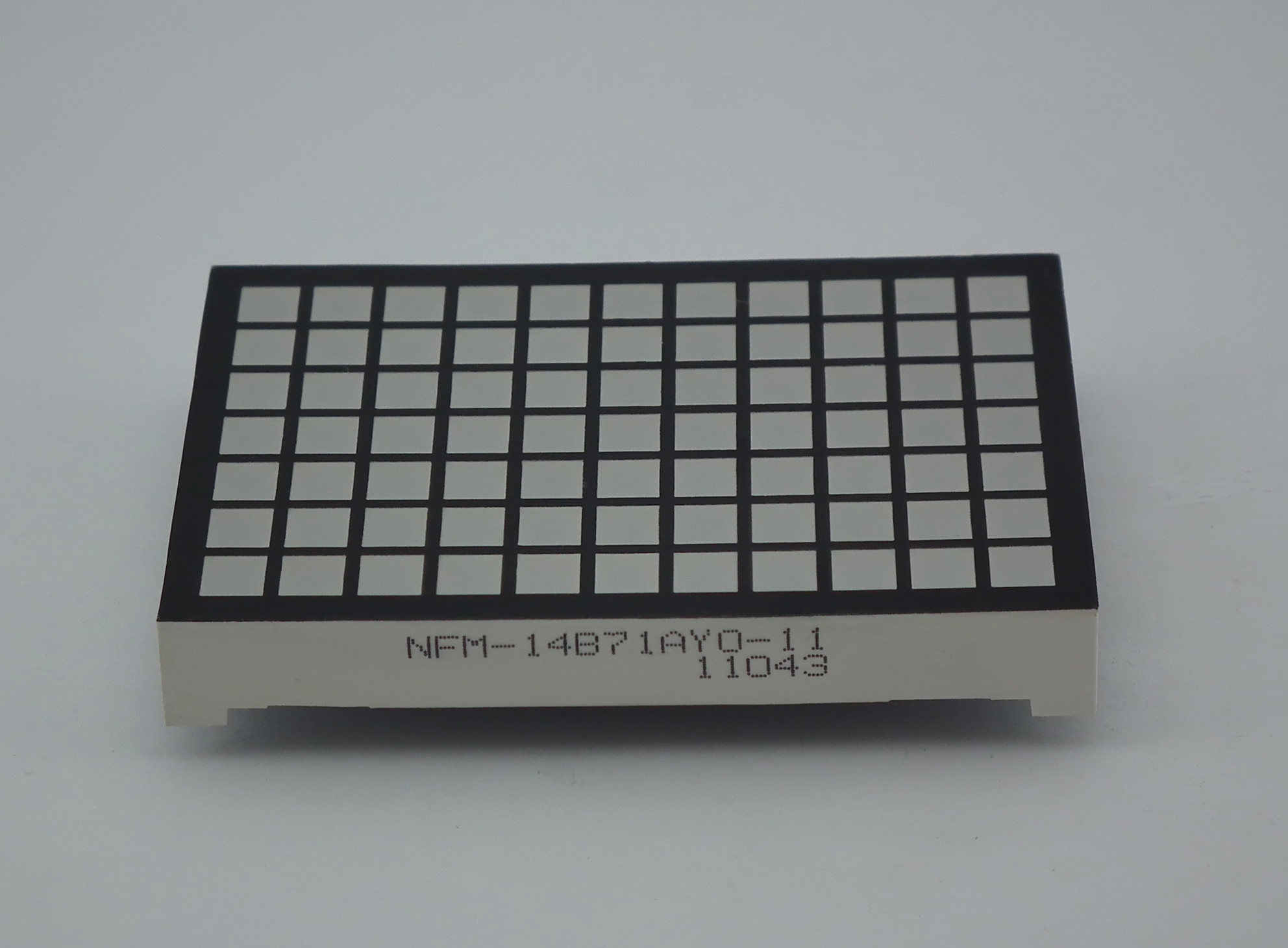 1367228 BIG DOT MATRIX 11*7 - Image 1